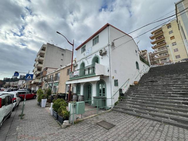 Locale Commerciale in affitto a V Circoscrizione, Messina