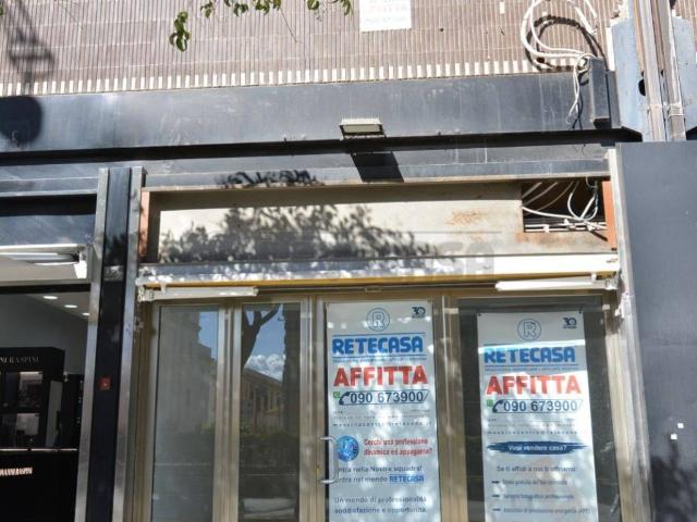 Locale Commerciale in affitto a IV Circoscrizione, Messina