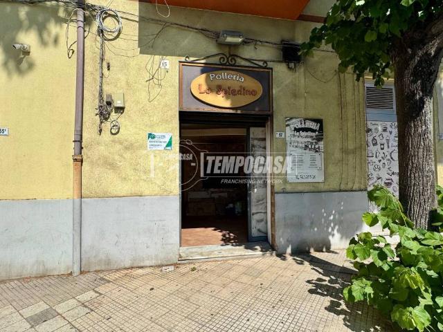 Locale Commerciale in affitto a IV Circoscrizione, Messina