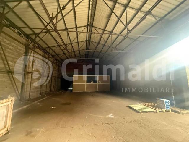 Locale Commerciale in affitto a II Circoscrizione, Messina