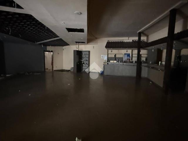 Locale Commerciale in affitto a IV Circoscrizione, Messina