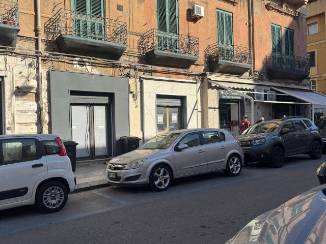 Locale Commerciale in affitto a IV Circoscrizione, Messina