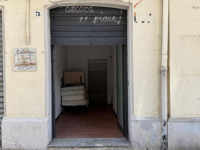 Locale Commerciale in affitto a IV Circoscrizione, Messina