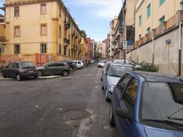 Locale Commerciale in affitto a IV Circoscrizione, Messina