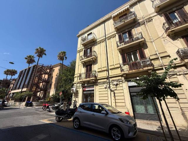 Locale Commerciale in affitto a IV Circoscrizione, Messina