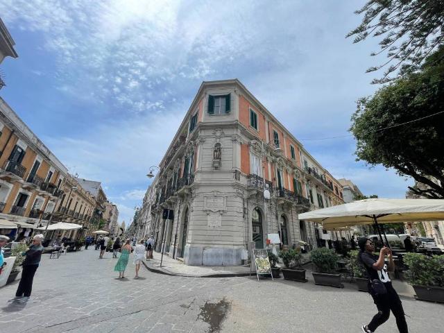 Locale Commerciale in affitto a IV Circoscrizione, Messina