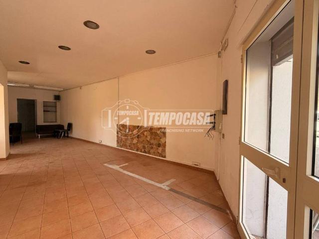 Locale Commerciale in affitto a I Circoscrizione, Messina