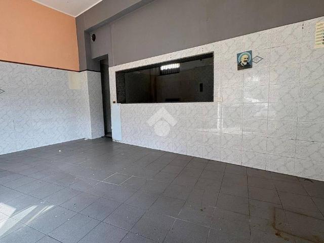 Locale Commerciale in affitto a Sperone, Messina