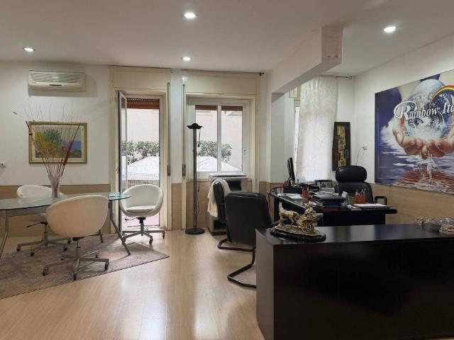 Locale Commerciale in affitto a IV Circoscrizione, Messina