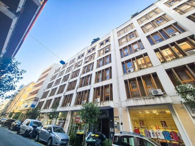 Locale Commerciale in affitto a IV Circoscrizione, Messina