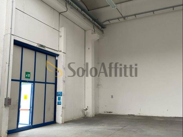 Locale Commerciale in affitto a Miglianico Di Chieti, Abruzzo