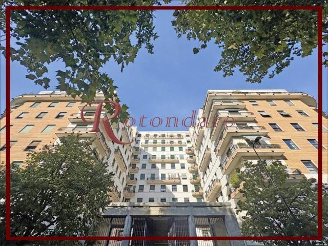 Locale Commerciale in affitto a Guastalla, Milano