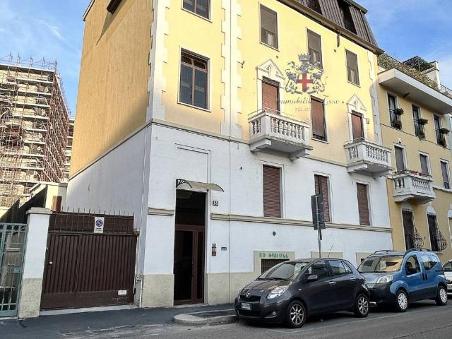 Locale Commerciale in affitto a Municipio 2, Milano