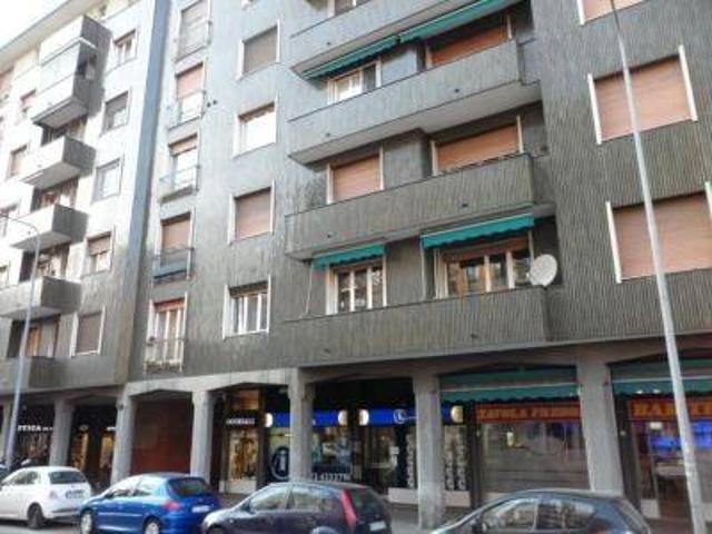 Locale Commerciale in affitto a Municipio 6, Milano