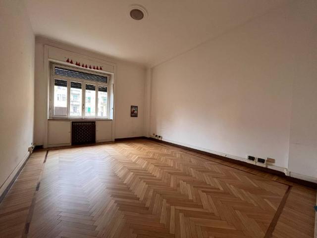 Locale Commerciale in affitto a Municipio 2, Milano