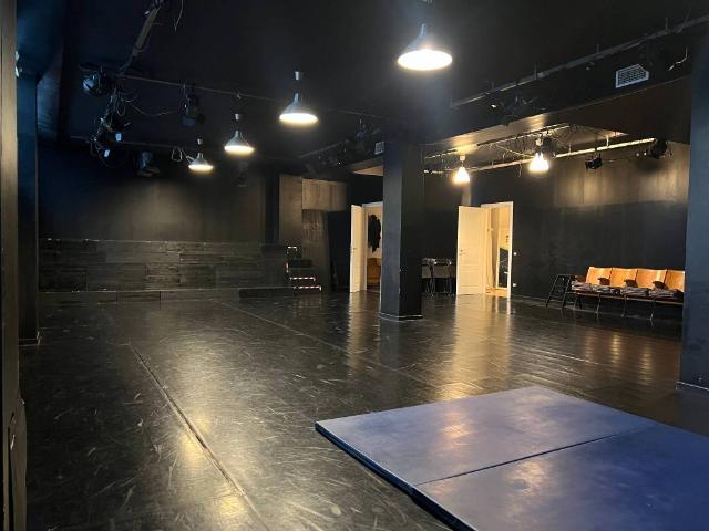 Locale Commerciale in affitto a Tibaldi, Milano