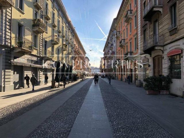 Locale Commerciale in affitto a Municipio 6, Milano