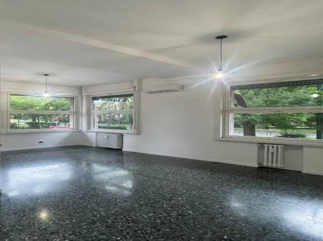 Locale Commerciale in affitto a Brera, Milano