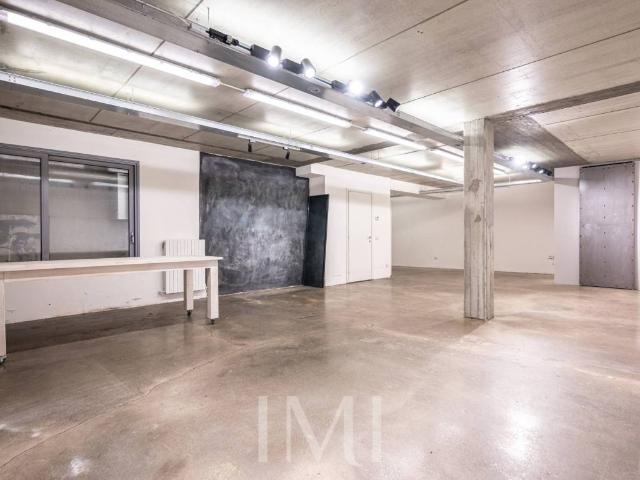 Locale Commerciale in affitto a Municipio 6, Milano