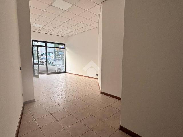 Locale Commerciale in affitto a Bovisa, Milano