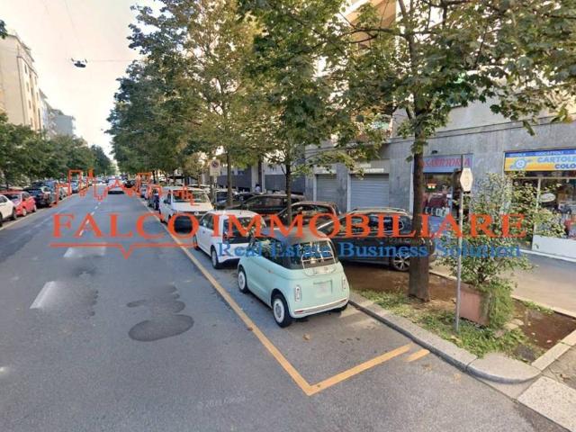 Locale Commerciale in affitto a Municipio 8 di Milano, Milano