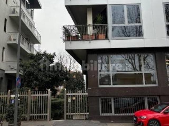 Locale Commerciale in affitto a Municipio 2, Milano