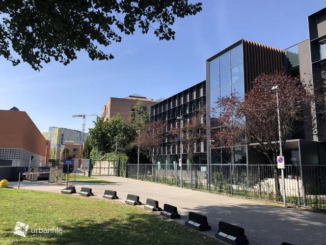 Locale Commerciale in affitto a Tibaldi, Milano