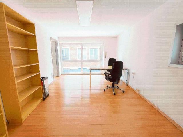 Locale Commerciale in affitto a Guastalla, Milano