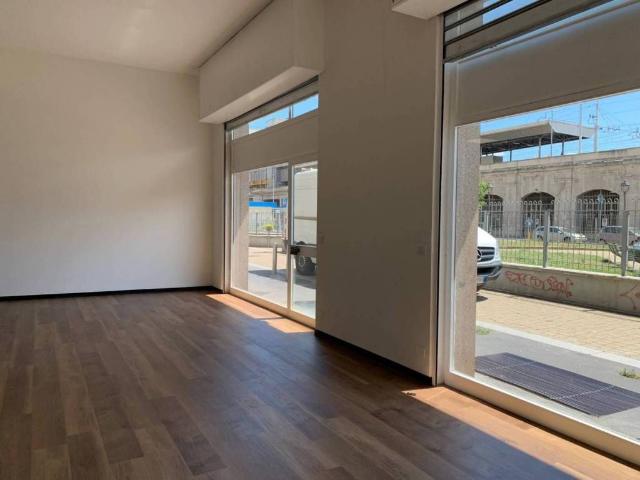 Locale Commerciale in affitto a Municipio 2, Milano