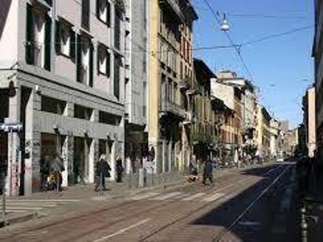 Locale Commerciale in affitto a Vetra, Milano