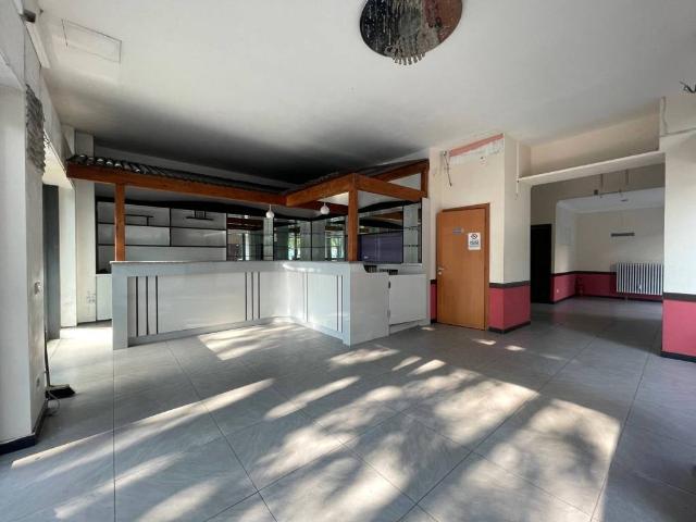 Locale Commerciale in affitto a Centro storico, Milano