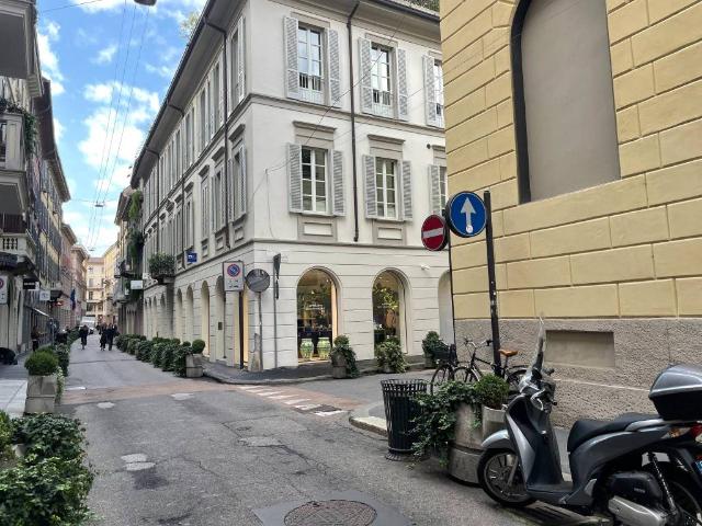 Locale Commerciale in affitto a Municipio 1, Milano