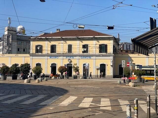 Locale Commerciale in affitto a Municipio 6, Milano