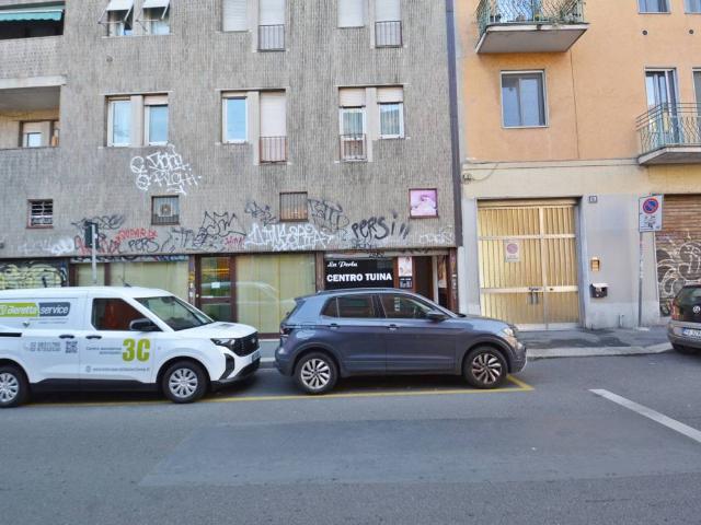 Locale Commerciale in affitto a Ticinese, Milano