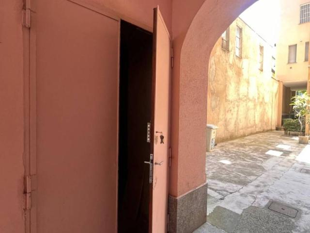 Locale Commerciale in affitto a Ticinese, Milano