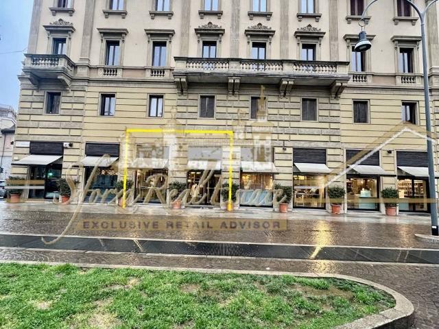 Locale Commerciale in affitto a Municipio 1, Milano