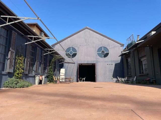 Locale Commerciale in affitto a Municipio 6, Milano