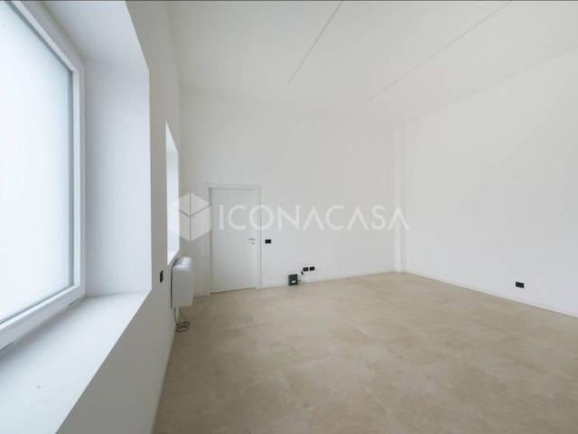 Locale Commerciale in affitto a Villapizzone, Milano