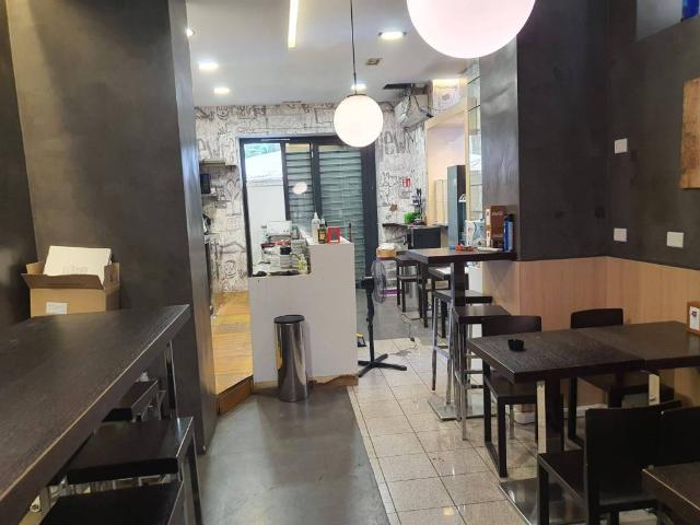 Locale Commerciale in affitto a Municipio 6, Milano