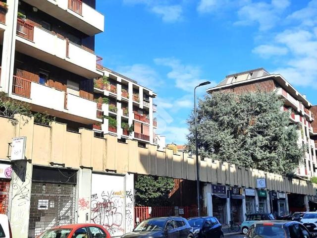 Locale Commerciale in affitto a Municipio 3, Milano