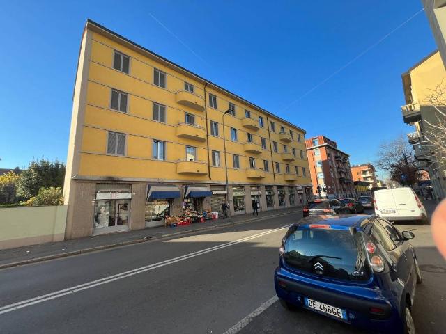 Locale Commerciale in affitto a Municipio 2, Milano