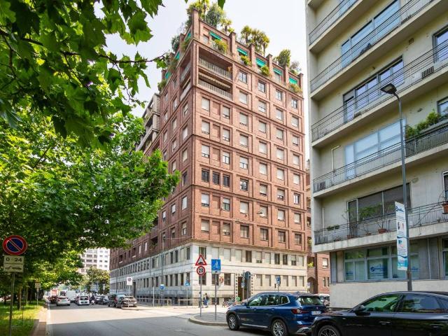 Locale Commerciale in affitto a Brera, Milano