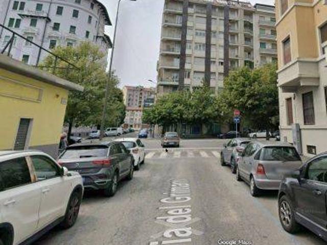 Locale Commerciale in affitto a Municipio 6, Milano