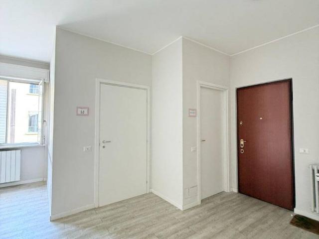 Locale Commerciale in affitto a Ticinese, Milano