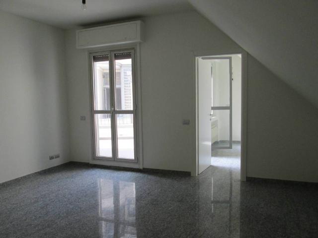 Locale Commerciale in affitto a Duomo, Milano