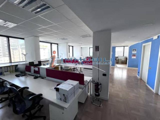 Locale Commerciale in affitto a Municipio 2, Milano