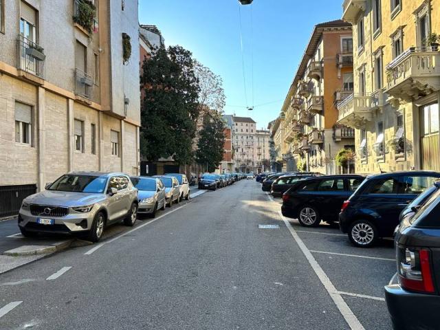 Locale Commerciale in affitto a Centro storico, Milano