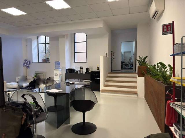 Locale Commerciale in affitto a Guastalla, Milano