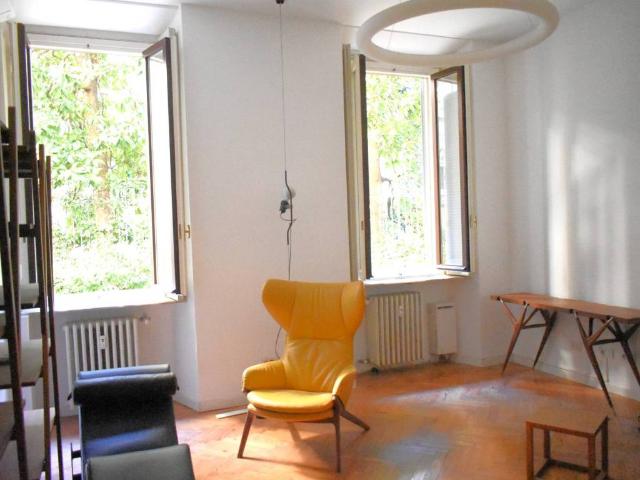 Locale Commerciale in affitto a Magenta - San Vittore, Milano