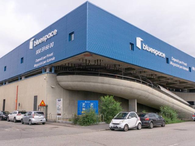 Locale Commerciale in affitto a Municipio 4, Milano